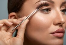 Poser des faux cils : comment ? Pose de faux cils