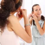 Bijoux : Savoir les porter et les accorder Accorder bijoux et tenues